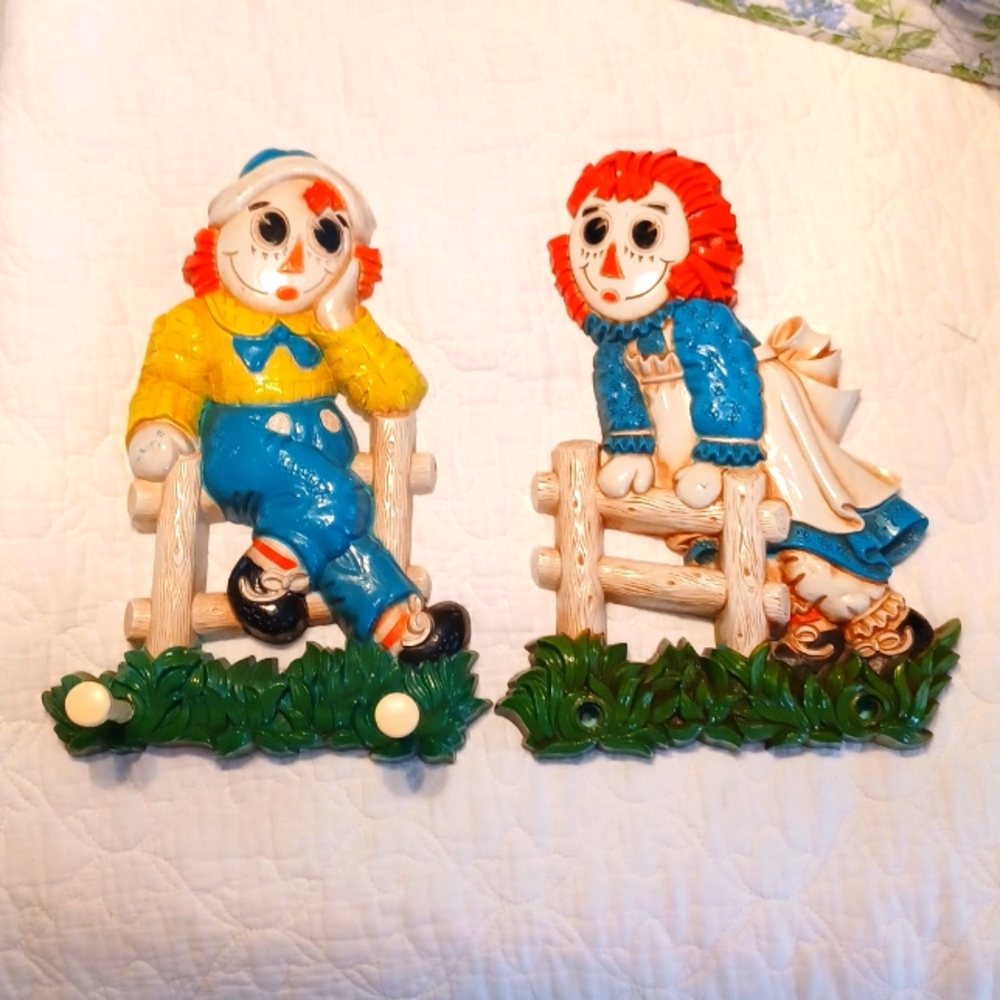 Raggedy Ann and Andy wall plaques